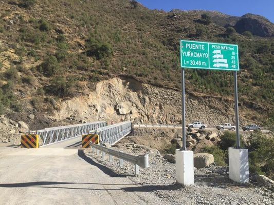 6メートルから60メートルのスパン範囲を持つプレハブ鋼トラス橋、設計荷重HL93、耐久性のある構造のための鋼製または木製デッキオプション